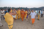 ಸಮುದ್ರತಟದಲ್ಲಿ ಶ್ರೀಗುರುಗಳು | Shree Raghaveshwara Bhathi Swamiji at sea shore