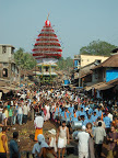 ಭಕ್ತಾದಿಗಳು ಮಹಾಬಲನ ಮಹಾರಥವನ್ನು ಎಳೆಯುತ್ತಿರುವುದು.
Devotees pulling Shree Maharatha.