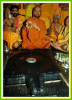 ಶ್ರೀ ಆತ್ಮಲಿಂಗಕ್ಕೆ ಅಭಿಷೇಕ ಪರಮಪೂಜ್ಯರಿಂದ / Abhisheka to Sri Atmalinga by H.H.