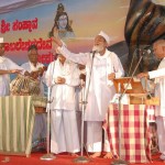 ಆಧ್ಯಾತ್ಮ ಸಂವಾದ ತರಂಗಿಣಿ ನಡೆಸಿಕೊಡುತ್ತಿರುವ ಇಬ್ರಾಹಿಮ್ ಸುತಾರಾ ಮತ್ತು ತಂಡದವರು