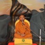 ಶ್ರೀ ಶ್ರೀ ರಾಘವೇಶ್ವರ ಭಾರತಿ ಸ್ವಾಮಿಗಳು ಆಶೀರ್ವಚನ ನೀಡುತ್ತಿರುವುದು